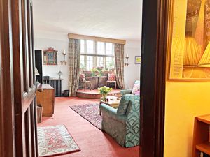 Lounge- click for photo gallery